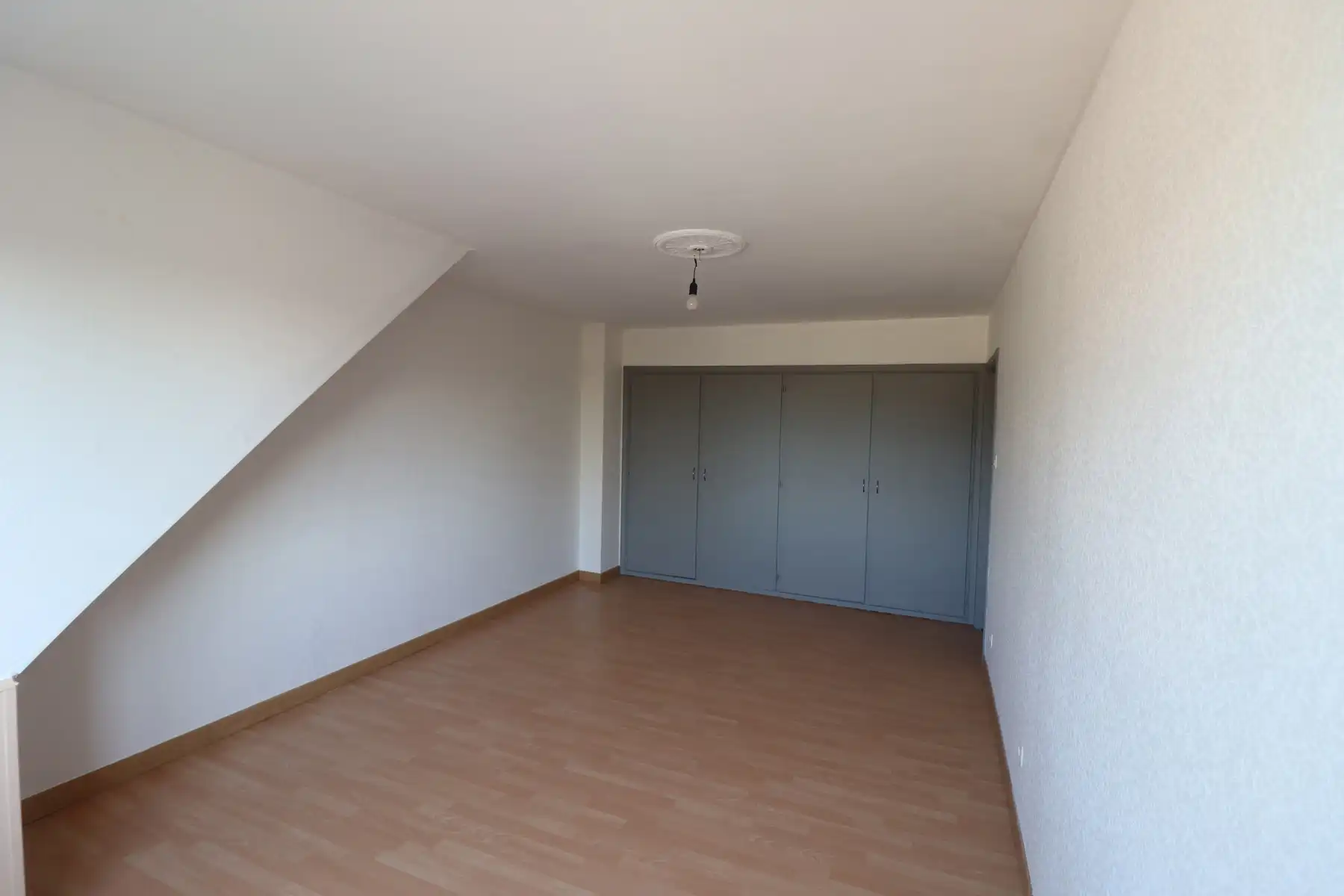 Appartement boven handelspand in het centrum van Merksplas.  foto 10