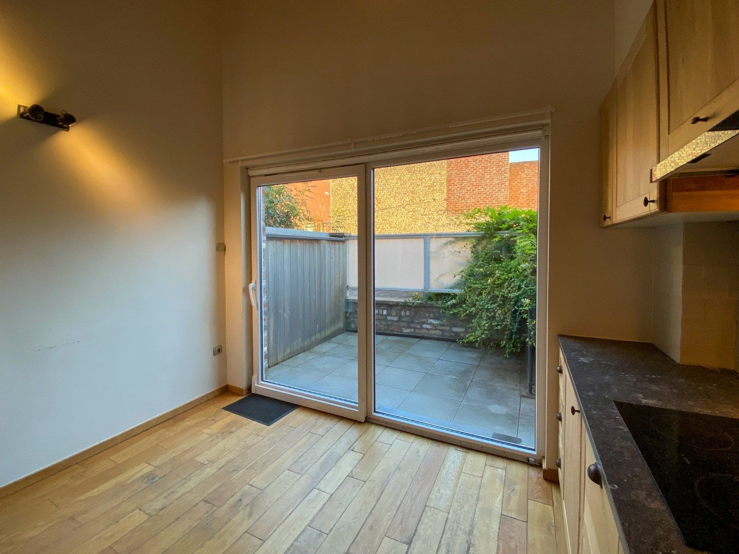 Gezellige rijwoning met 3 slaapkamers en terras. foto 18