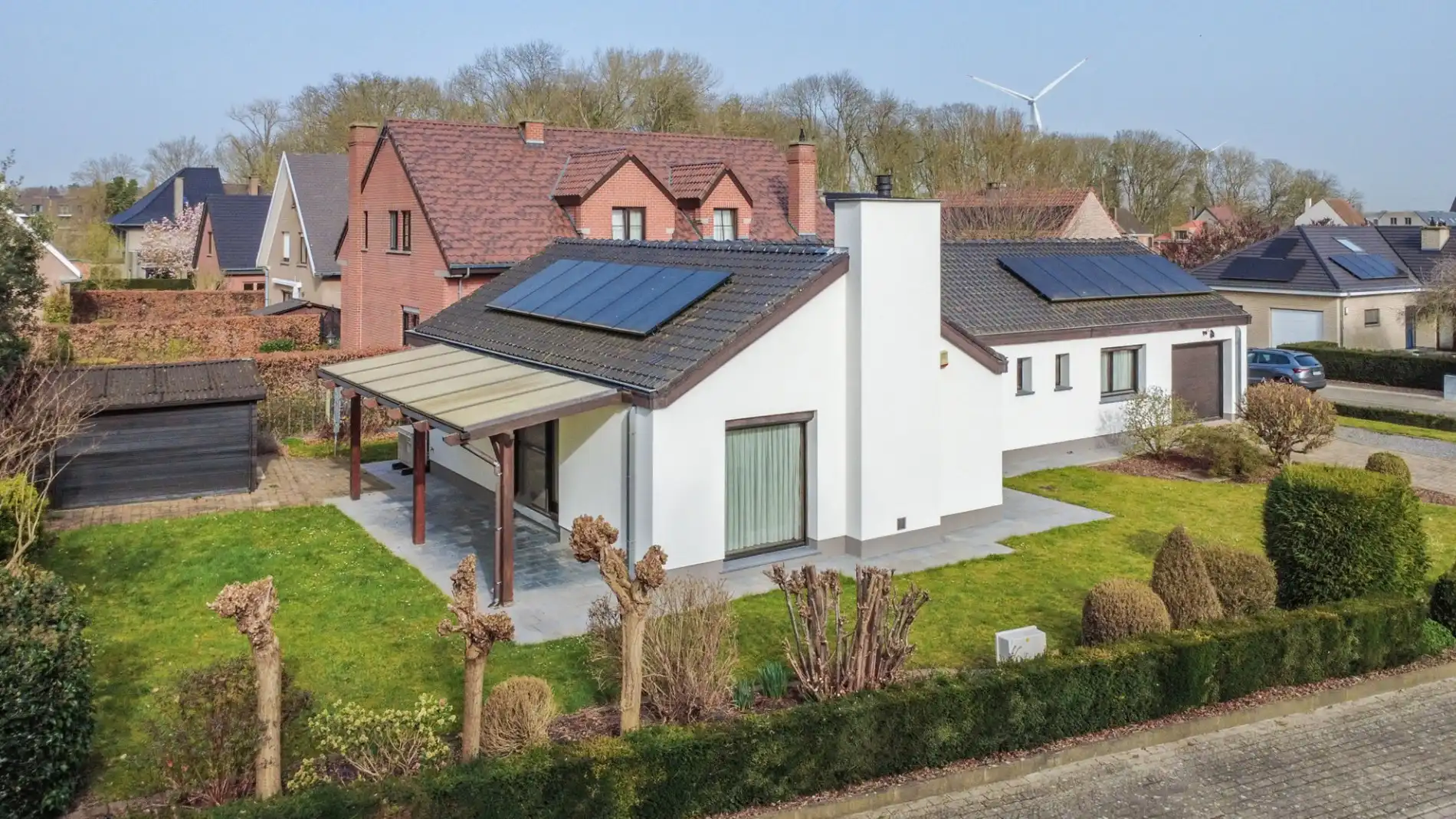 CHARMANTE BUNGALOW MET 2 SLPK OP TOPLOCATIE ! foto 3