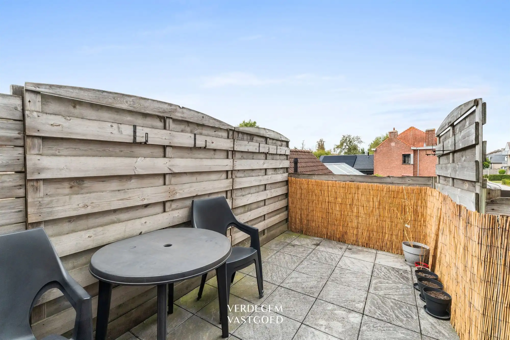 Centraal gelegen opbrengsteigendom met gelijkvloerse handel/kantoor en duplexappartement foto 20