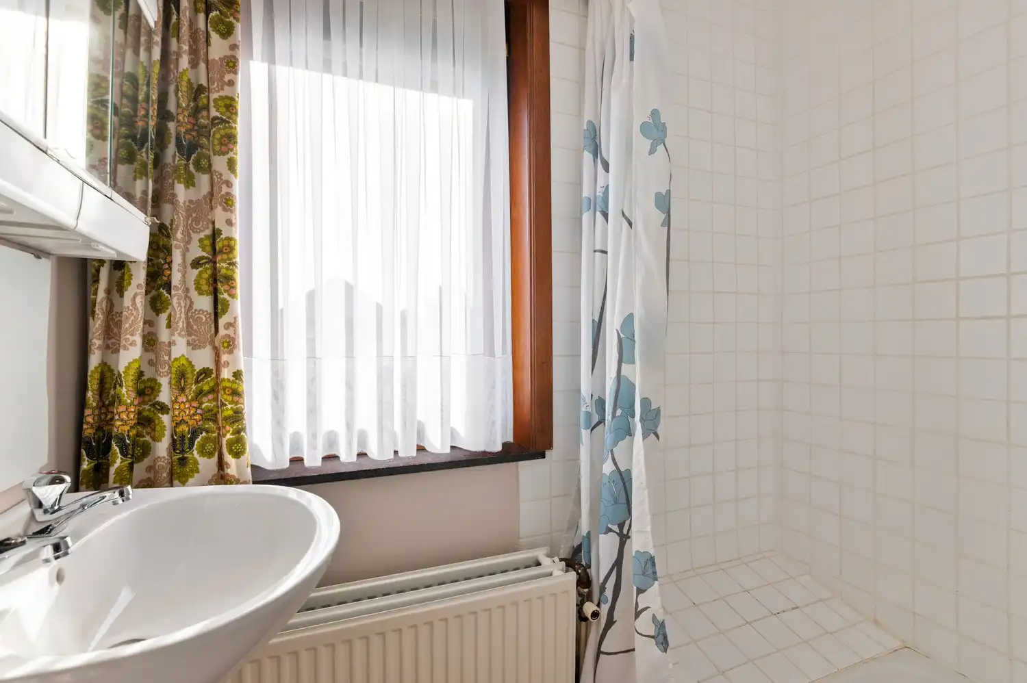 Charmante Halfopen woning met inpandige garage op toplocatie in Oelegem! foto 13