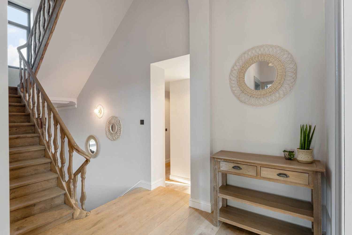 Karaktervol herenhuis met modern comfort in een groene, landelijke setting foto 24