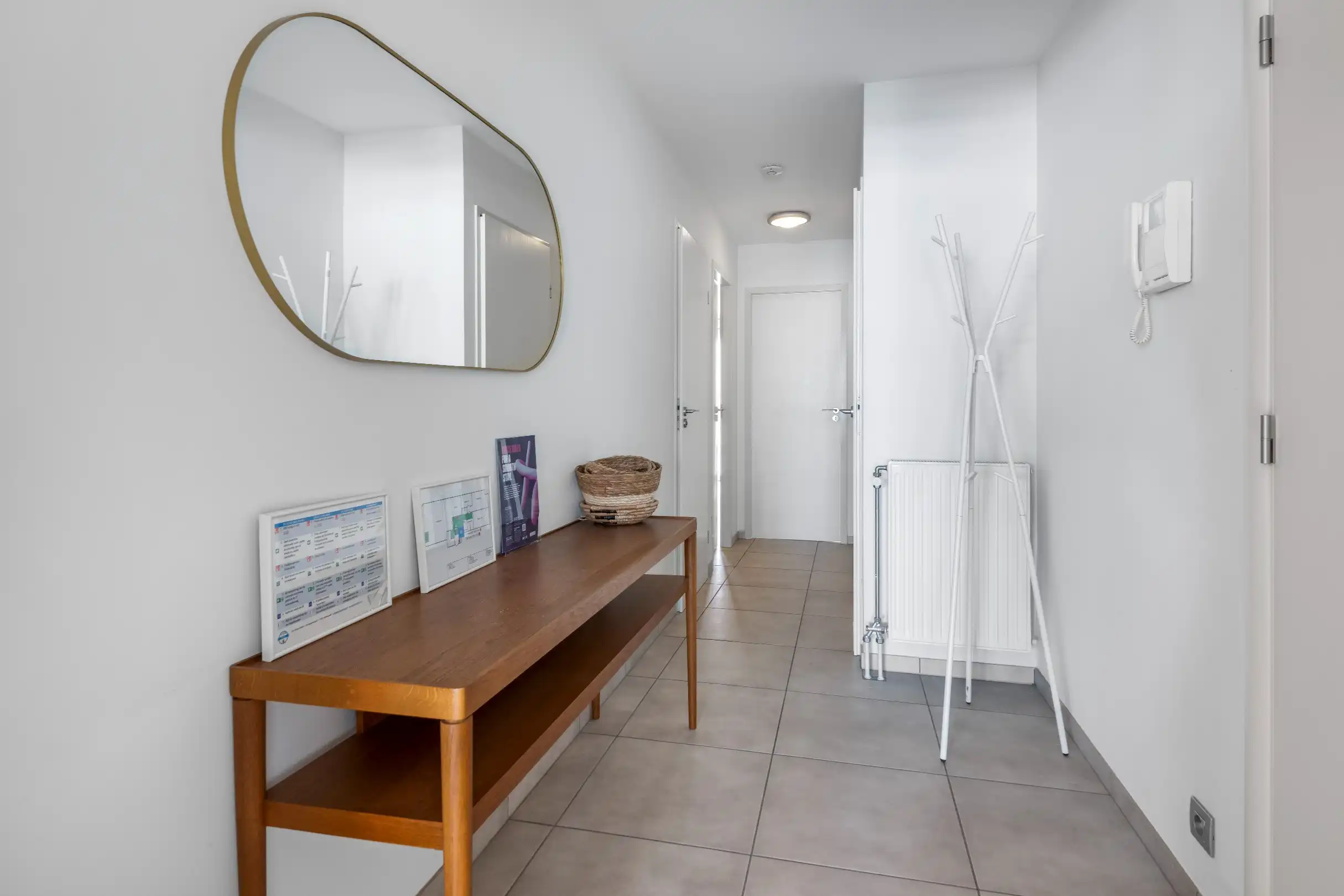 Mooi, instapklaar appartement gelegen vlakbij de Dumortierlaan en de Zeedijk. Inpandige garage te koop ! foto 10