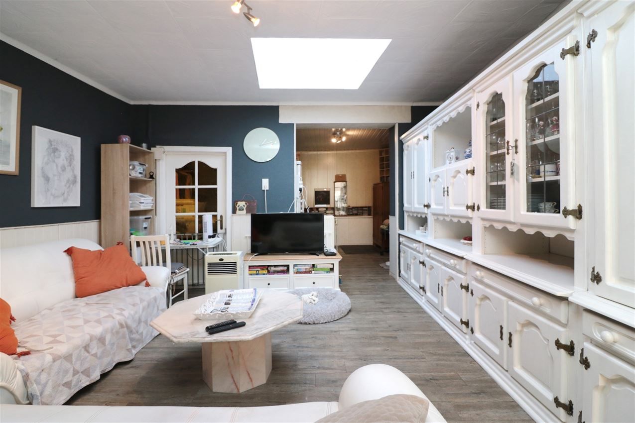 omgeving station en ziekenhuis, stadstuin, label D, neogotische stijl foto 15