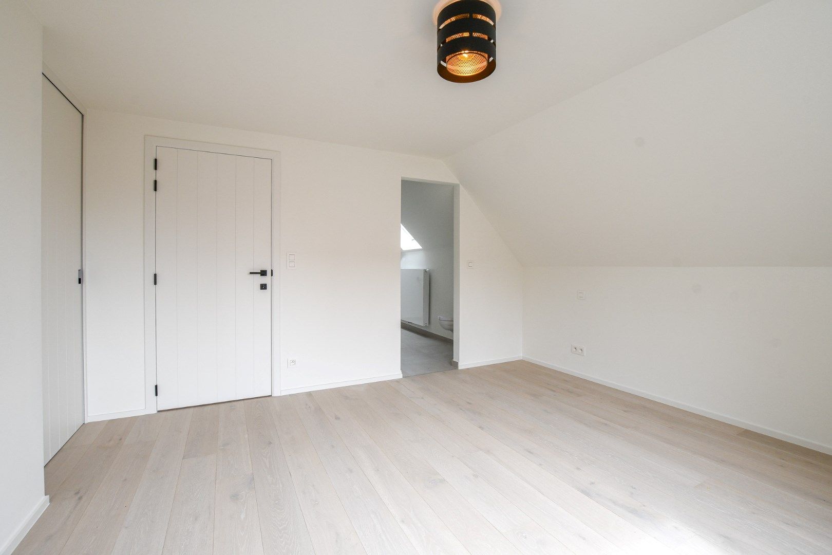 Prachtige gerenoveerde villa in het hart van Lissewege – wonen in stijl en comfort! foto 18