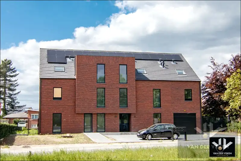 Ruim nieuwbouwappartement met 2 slaapkamers en riant terras op een goed bereikbare locatie! foto 10