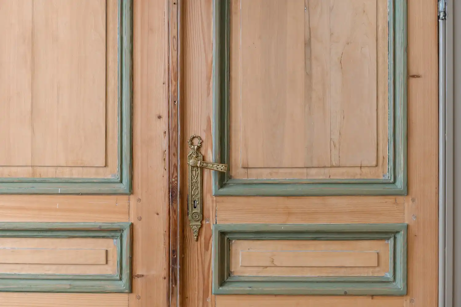 Prachtig herenhuis met 4 slaapkamers en tuin in Wijnegem! foto 6