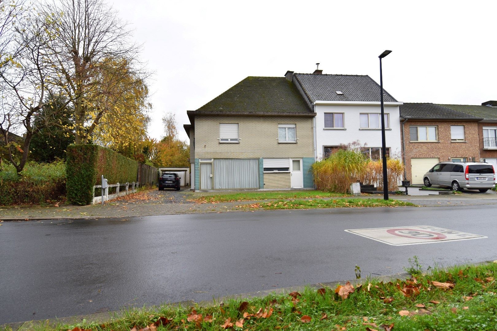 HOB met 4 slaapkamers, praktijkruimte, garage en mooie stukje tuin te koop in Kuurne foto 16