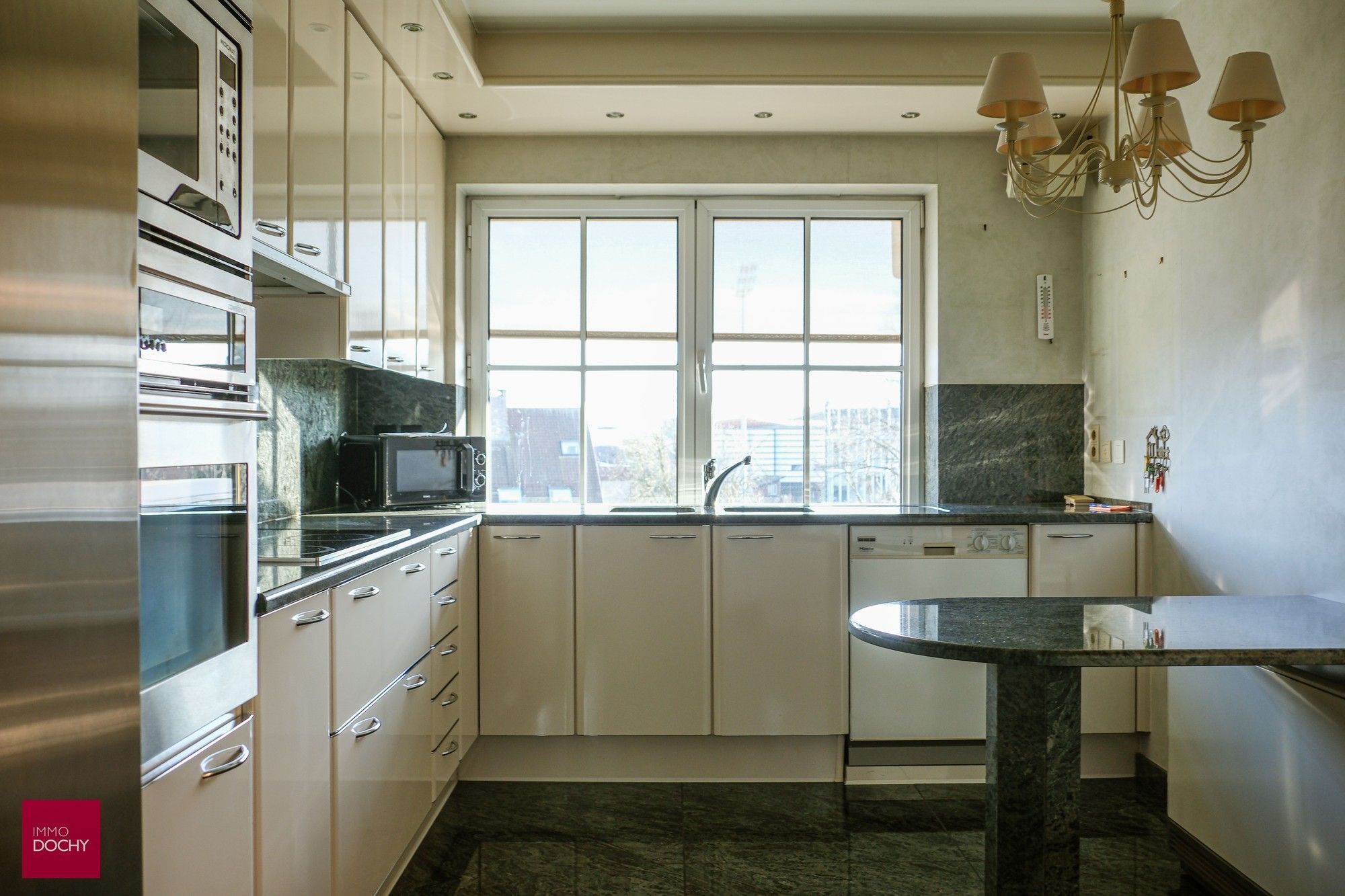 Ruim en standingvol ingericht appartement | Stormestraat foto 6