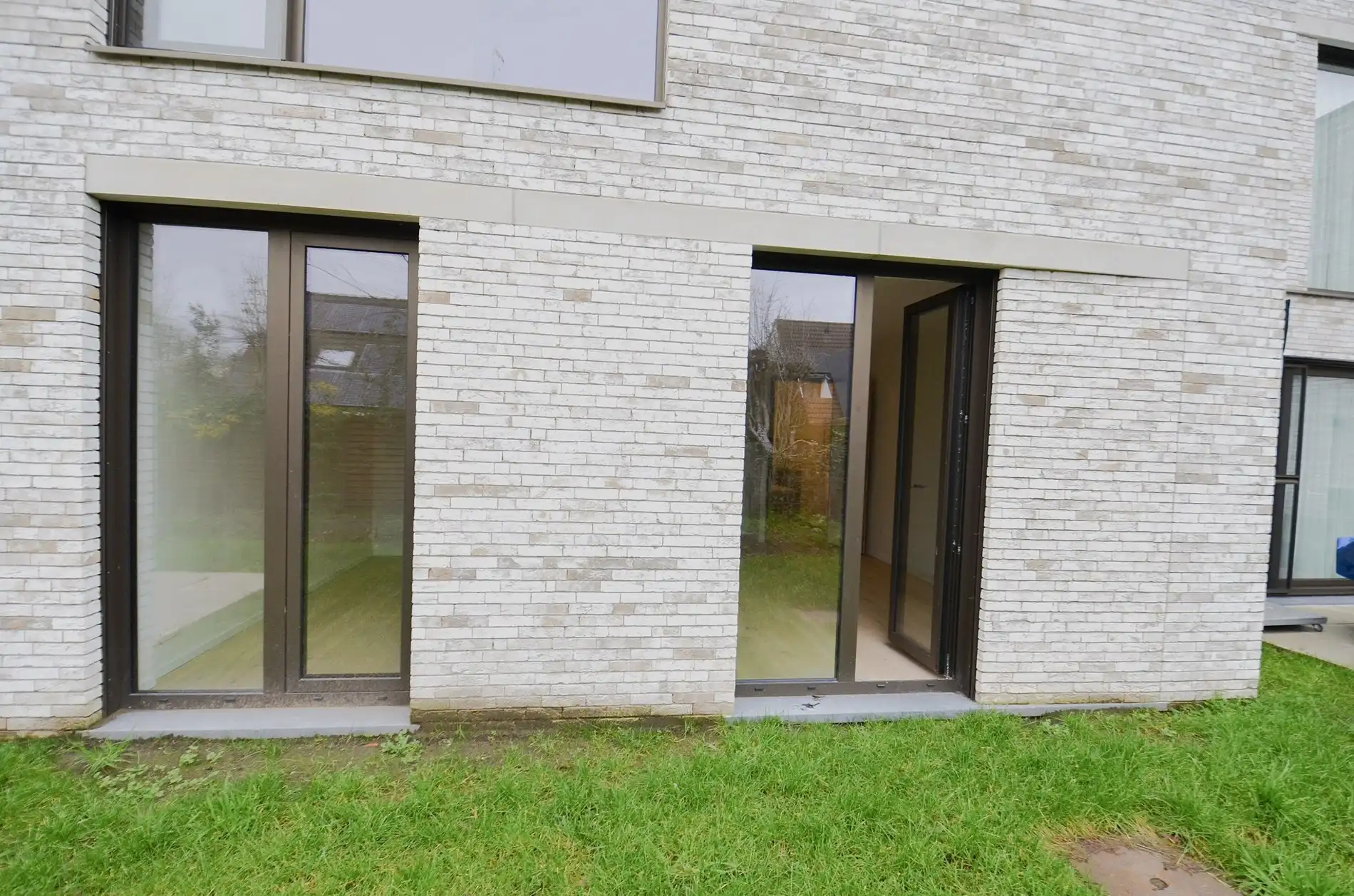 Nieuwbouw BEN-woning(bijna energie neutrale woning) in een autovrije, groene omgeving. foto 15