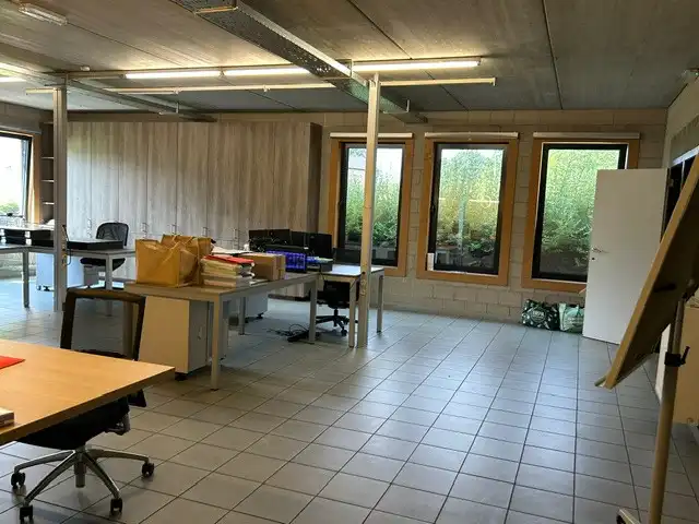 REPRESENTATIEF BEDRIJFSGEBOUW MET KANTOREN EN DUURZAME ENERGIE OP TOPLOCATIE TE HEUSEN - ZOLDER foto 4
