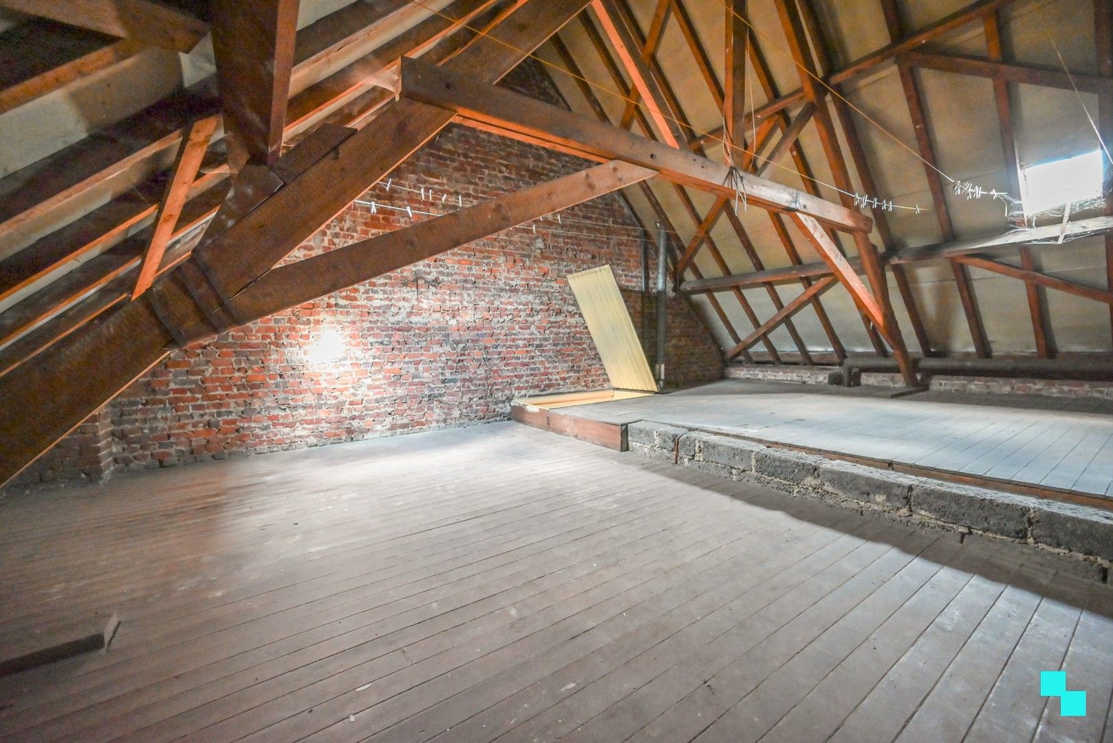 Te renoveren woning met drie slaapkamers nabij centrum Izegem foto 29