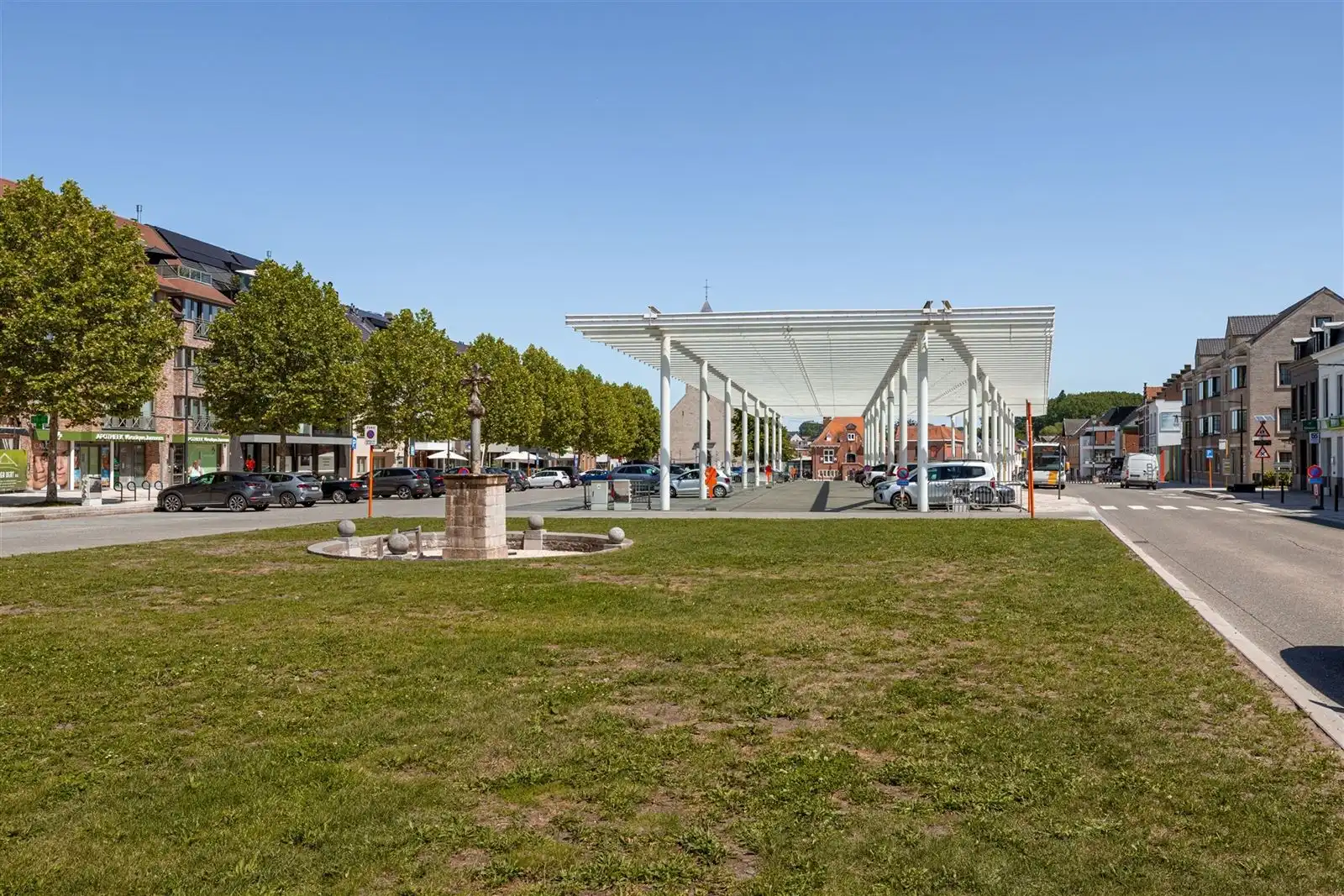 Te renoveren woning mét garage foto 15