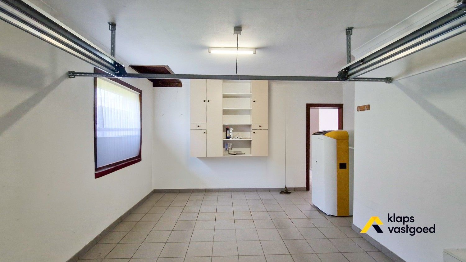 Knusse woning op 8 are in een rustige buurt. foto 18