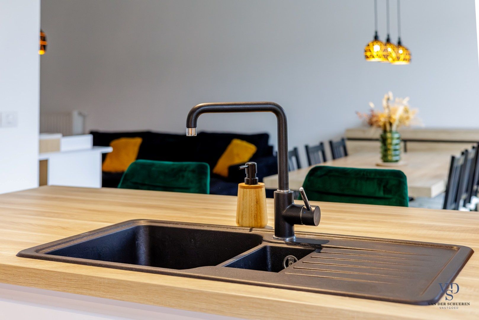 Recente, quasi-nieuwbouwwoning – instapklaar en energiezuinig (BEN) foto 13