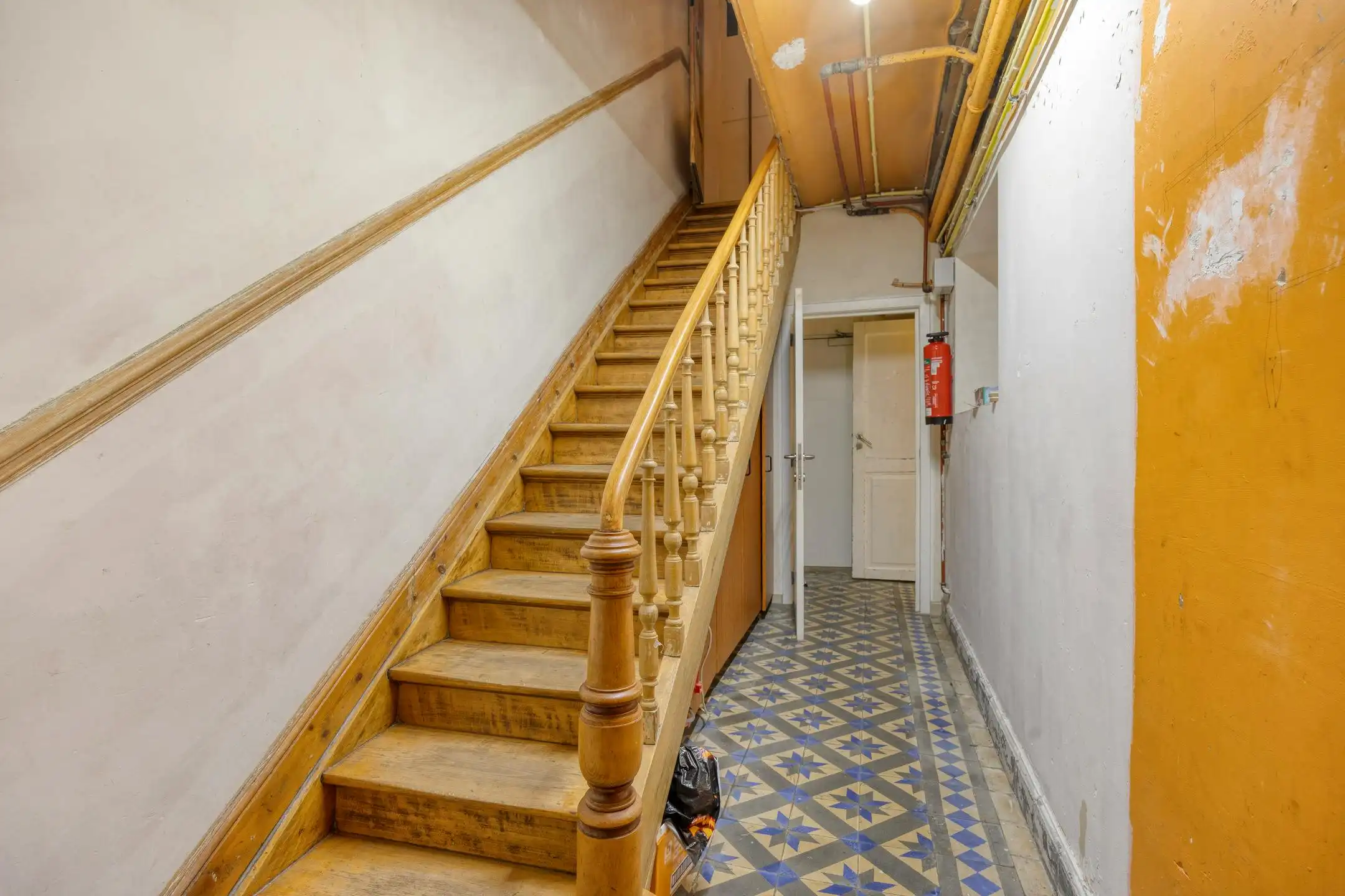 Op te frissen herenhuis met 7 slaapkamers en stadstuin. foto 50