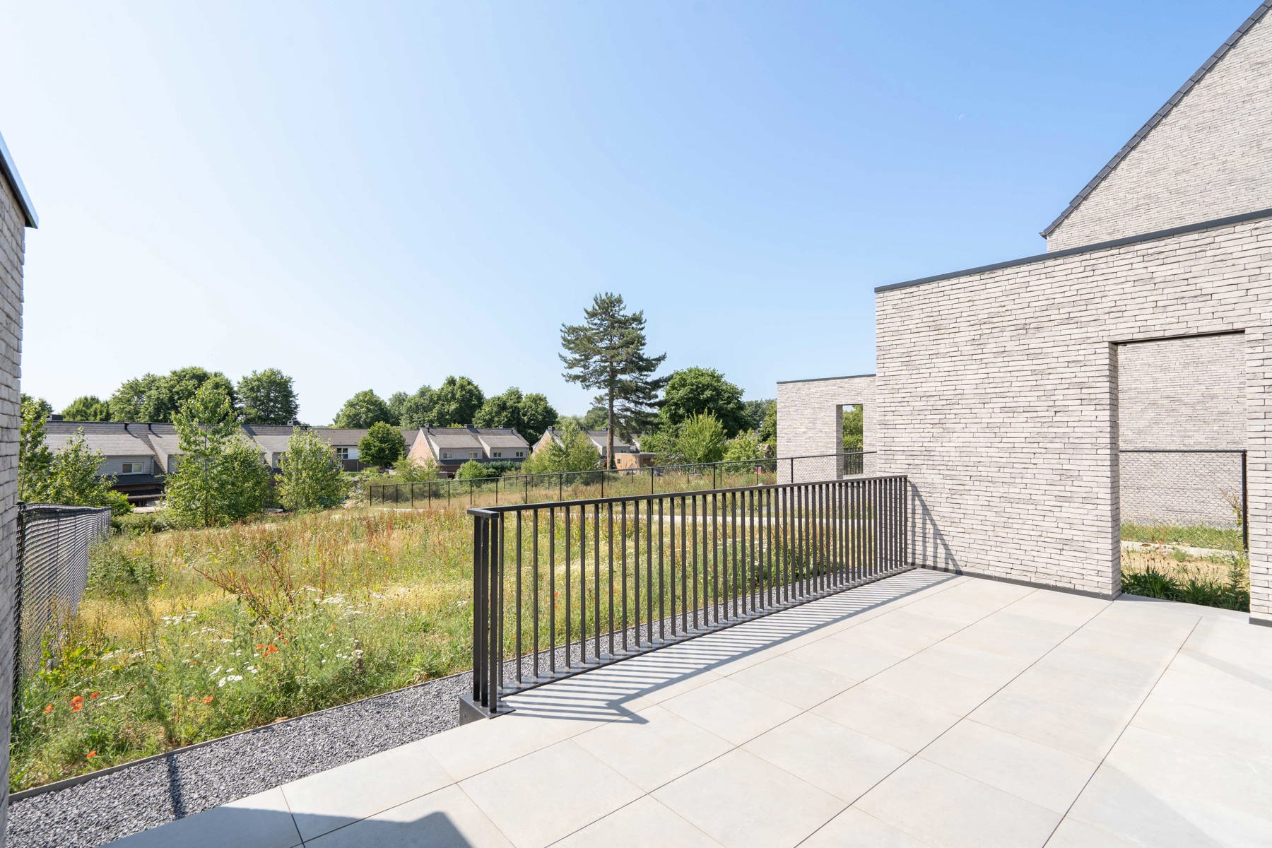 Prachtige nieuwbouwwoning in heel rustige straat te koop! foto 23
