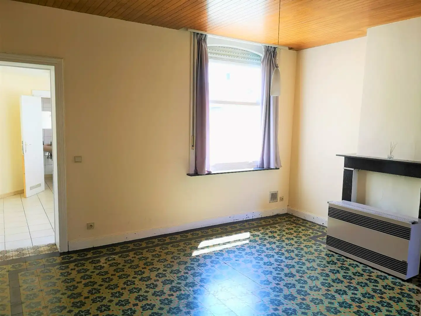 Woning nabij het centrum met 3 slaapkamers & uitweg. foto 5