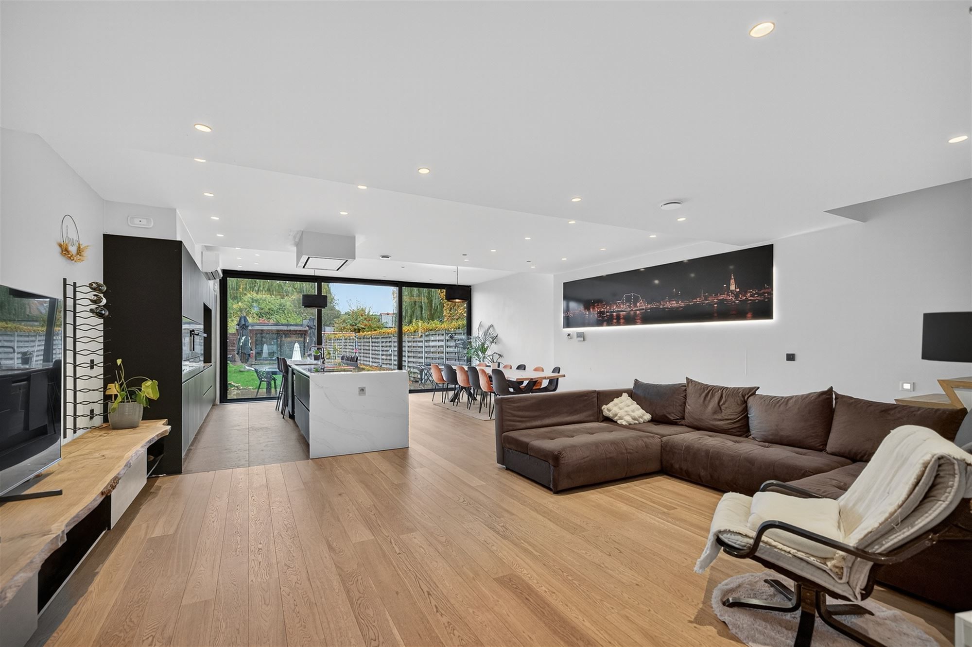 uitzonderlijke woning op toplocatie foto {{pictureIndex}}