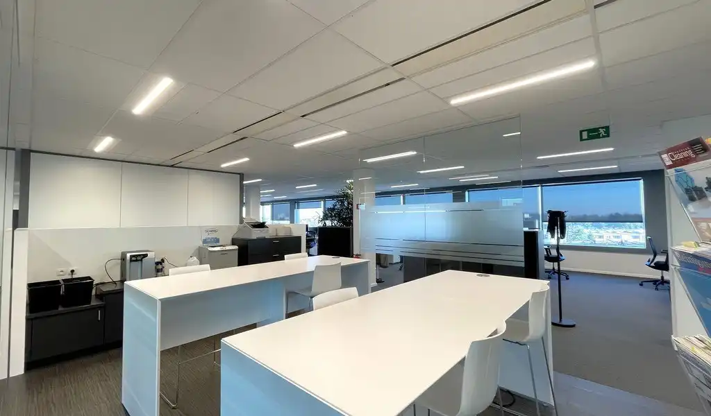 Gelijkvloers kantoor te huur in The Sage in Berchem foto 9