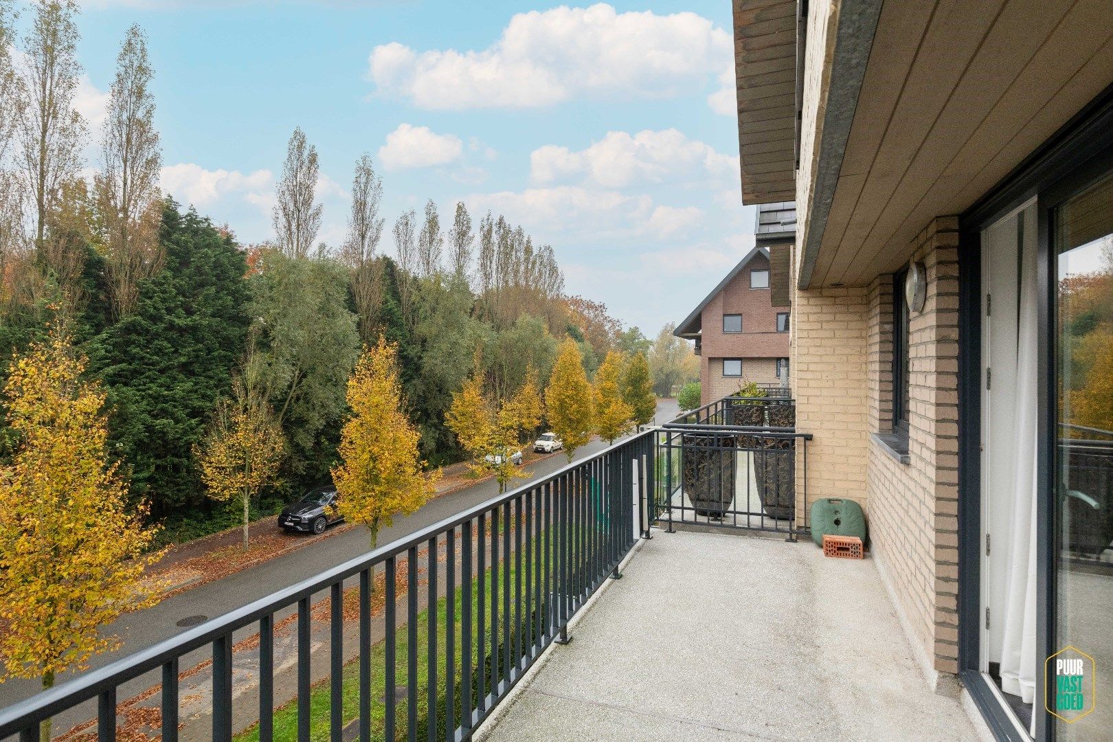 Super energiezuinig en recent appartement met zonneterras en twee slaapkamers nabij de Damse Vaart foto 4