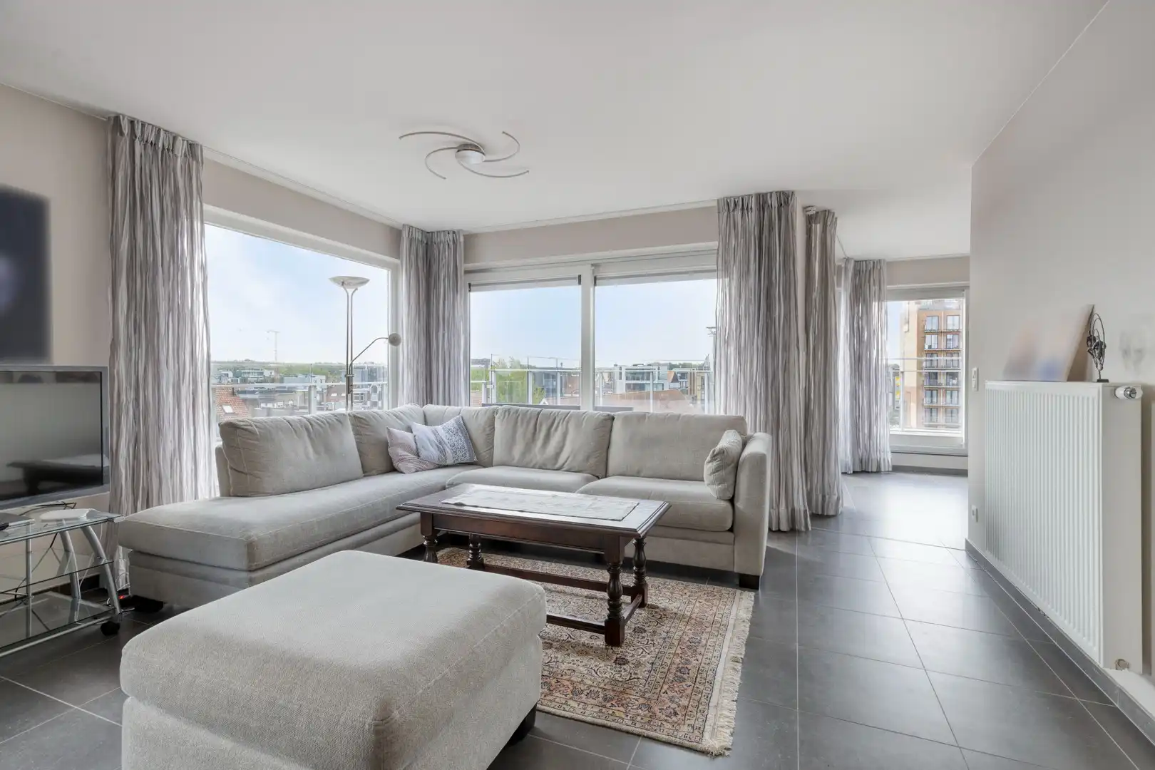 Zongericht Penthouse met zeer ruim terras foto {{pictureIndex}}