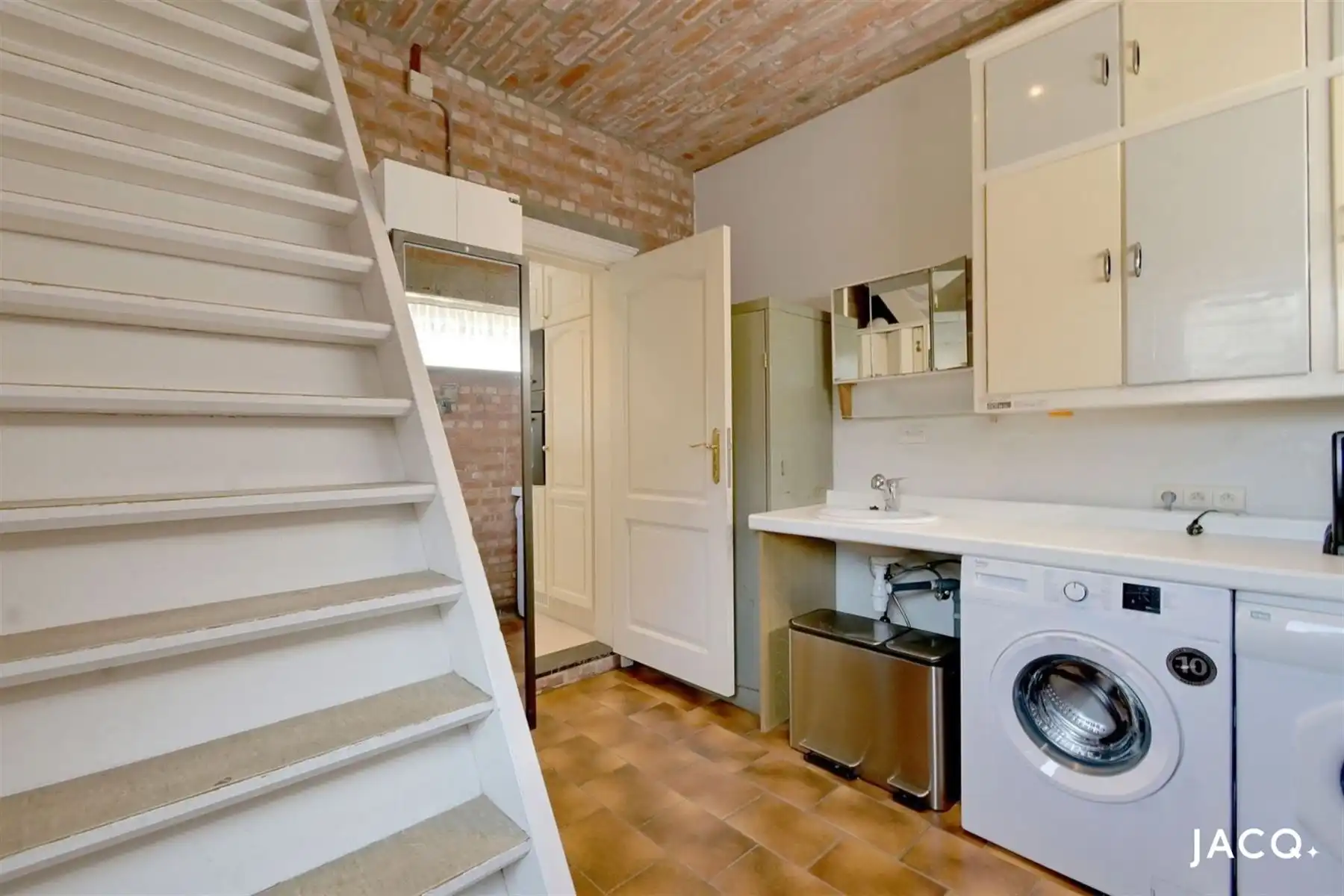 Ruime villa met 4slpk's op een prachtig perceel van 1203m²! foto 16