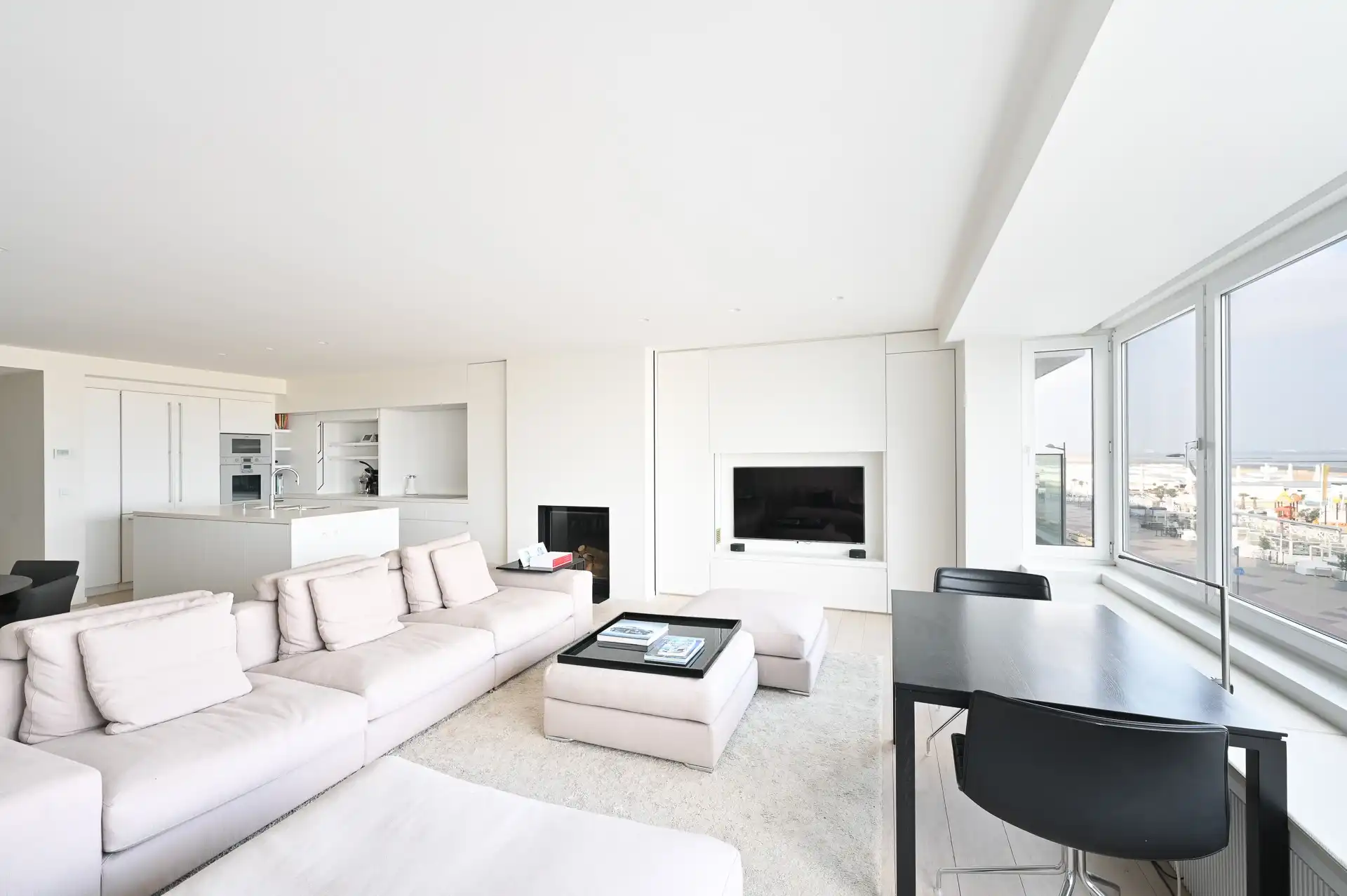 Prachtig appartement op de zeedijk vlakbij het Rubensplein te Knokke foto 2
