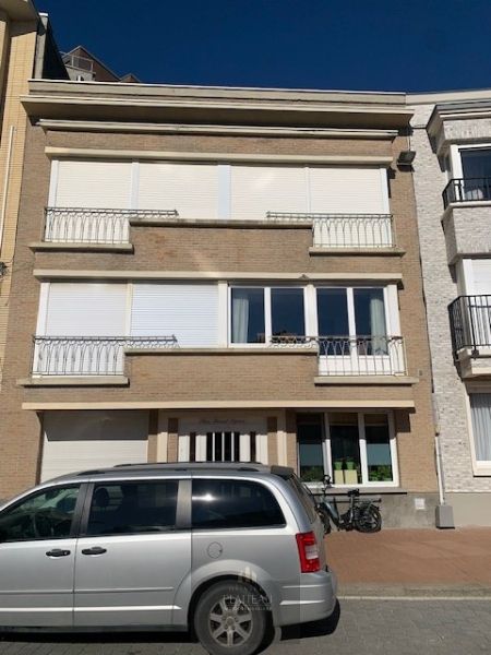 Te renoveren appartement met één slaapkamer op 20m van zee te Westende. foto 24