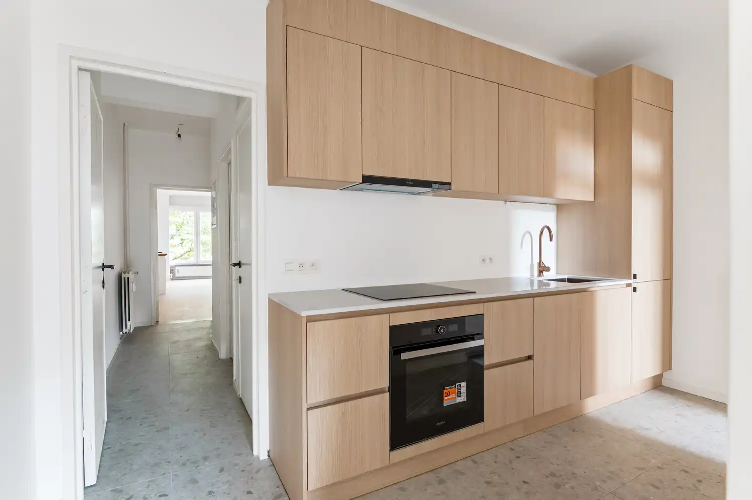 Licht en ruimte in het hart van Antwerpen – 1 slaapkamer appartement foto 5