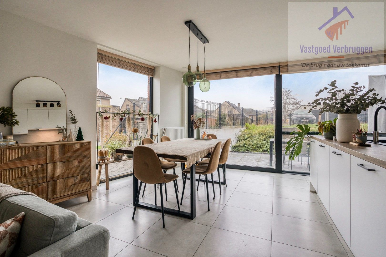 Recent gelijkvloers appartement met terras en tuin foto 7