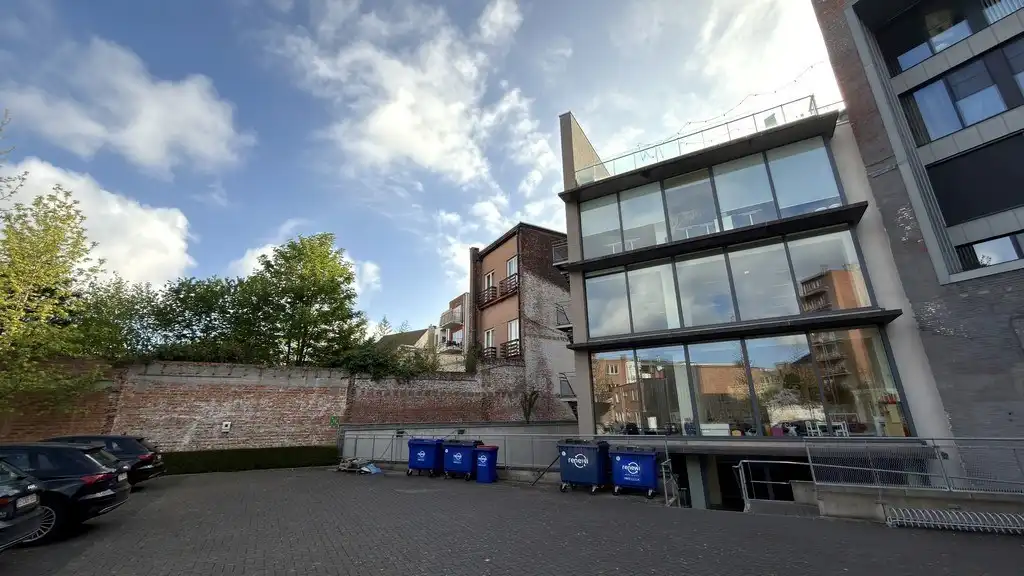 Kantoorruimte met groot terras te huur aan station van Mechelen foto 2