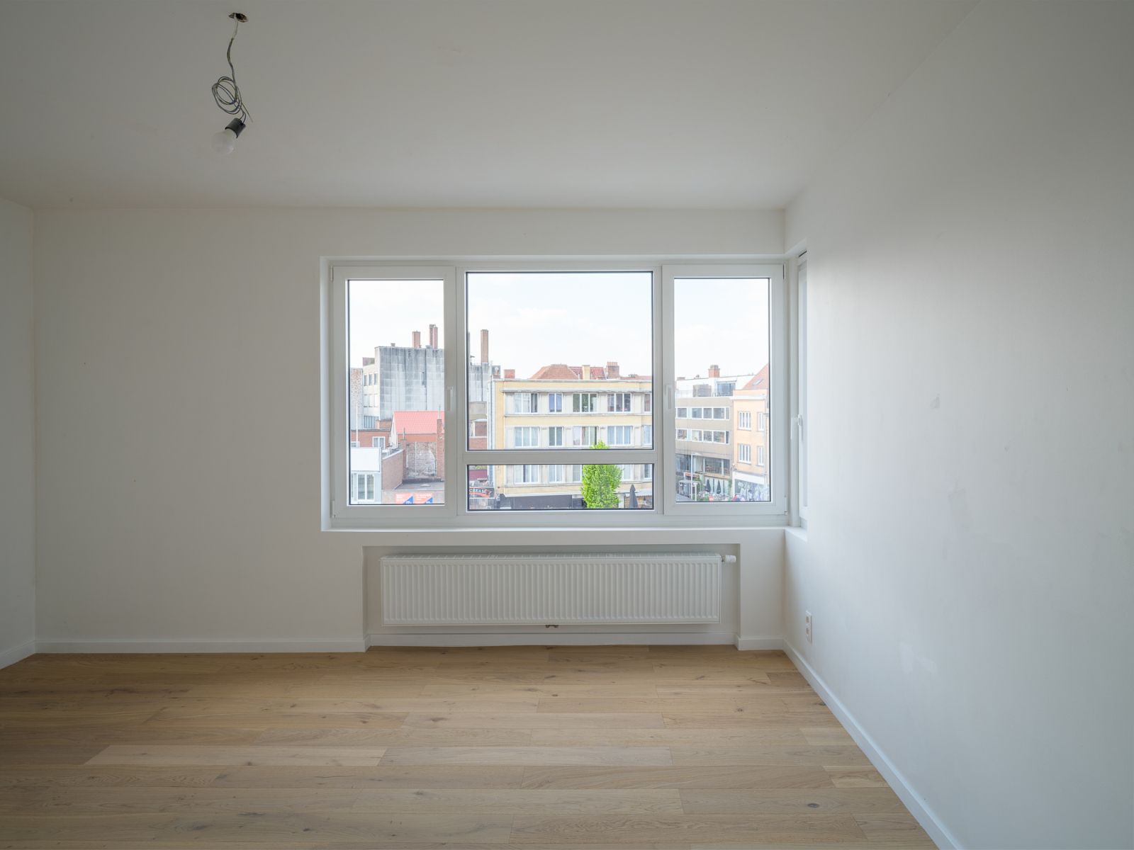 Gerenoveerd 2slpk-appartement hartje Kortrijk foto 12