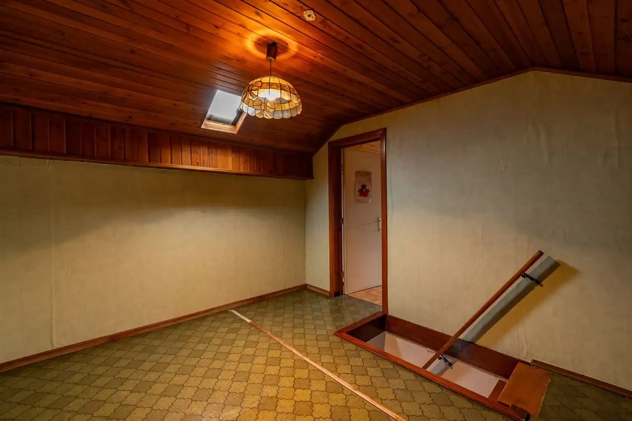 Unieke ligging boven de Mottevallei – renovatiekans met waarde-opportuniteit foto 22