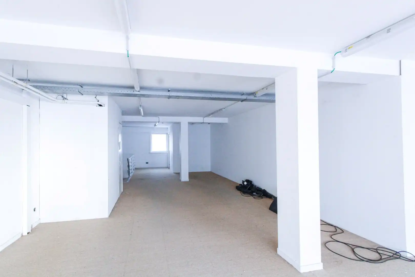 Centraal gelegen winkelpand met mezzanine Lippenslaan 162 foto 10