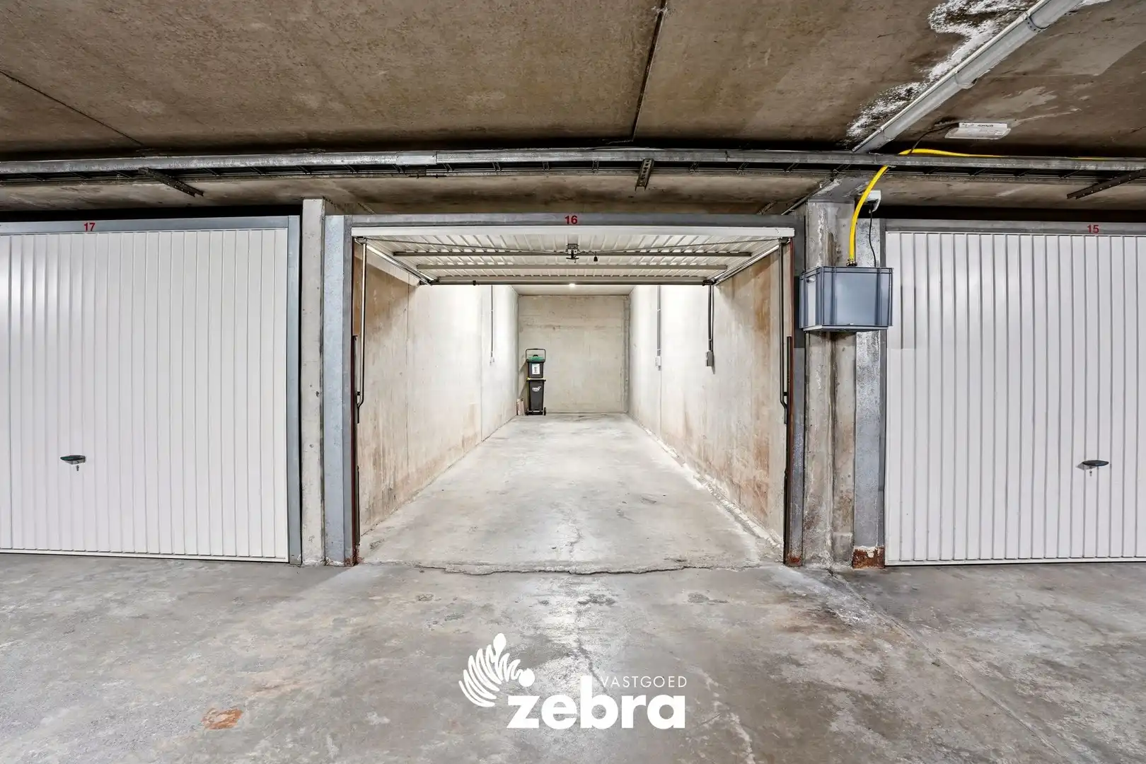 Zeer ruim appartement (137 m²) te koop met dubbele garage in het hartje van Tielt! foto 31
