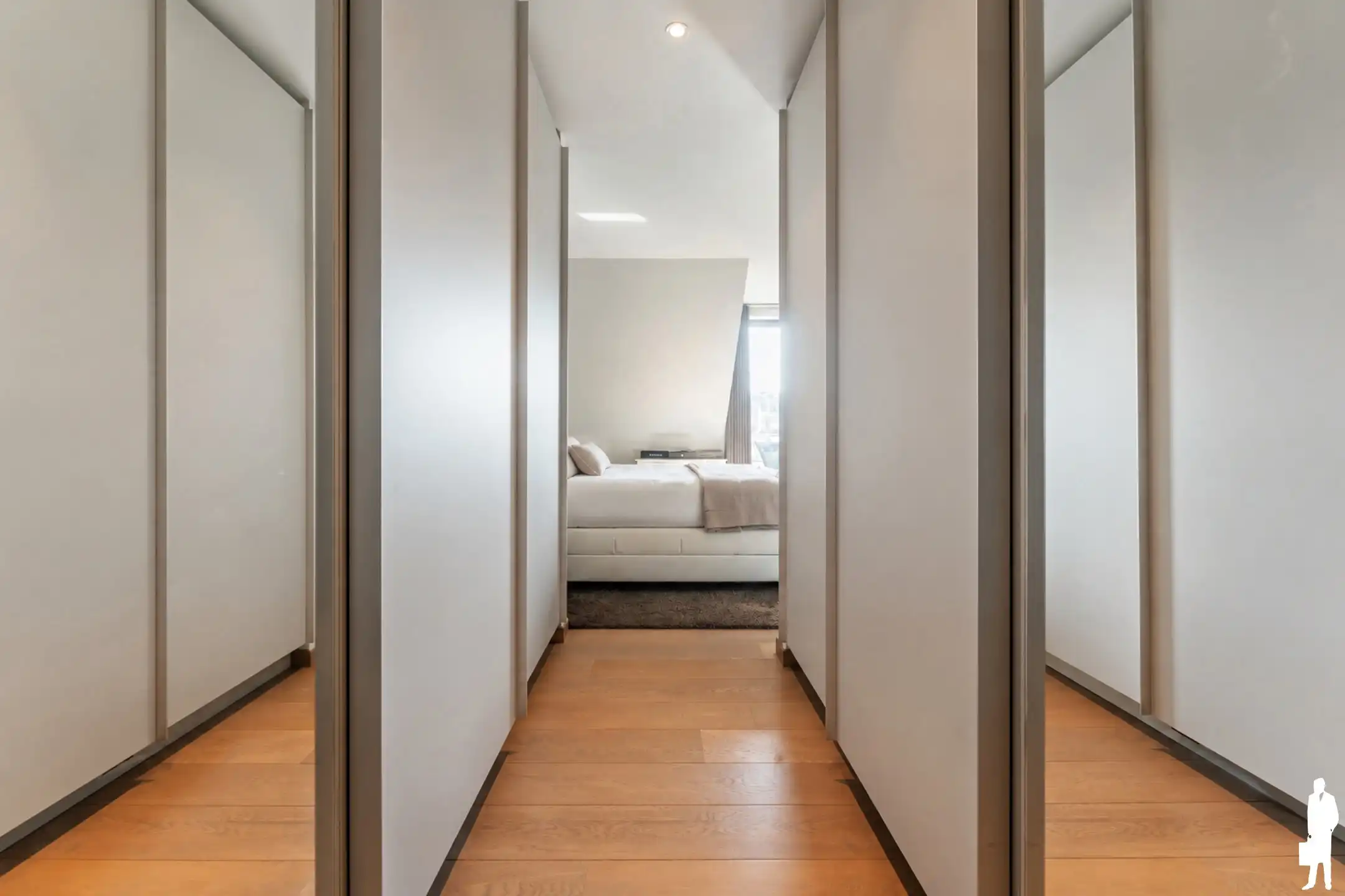 Lichtrijk dakappartement met riant dakterras en autobox foto 15