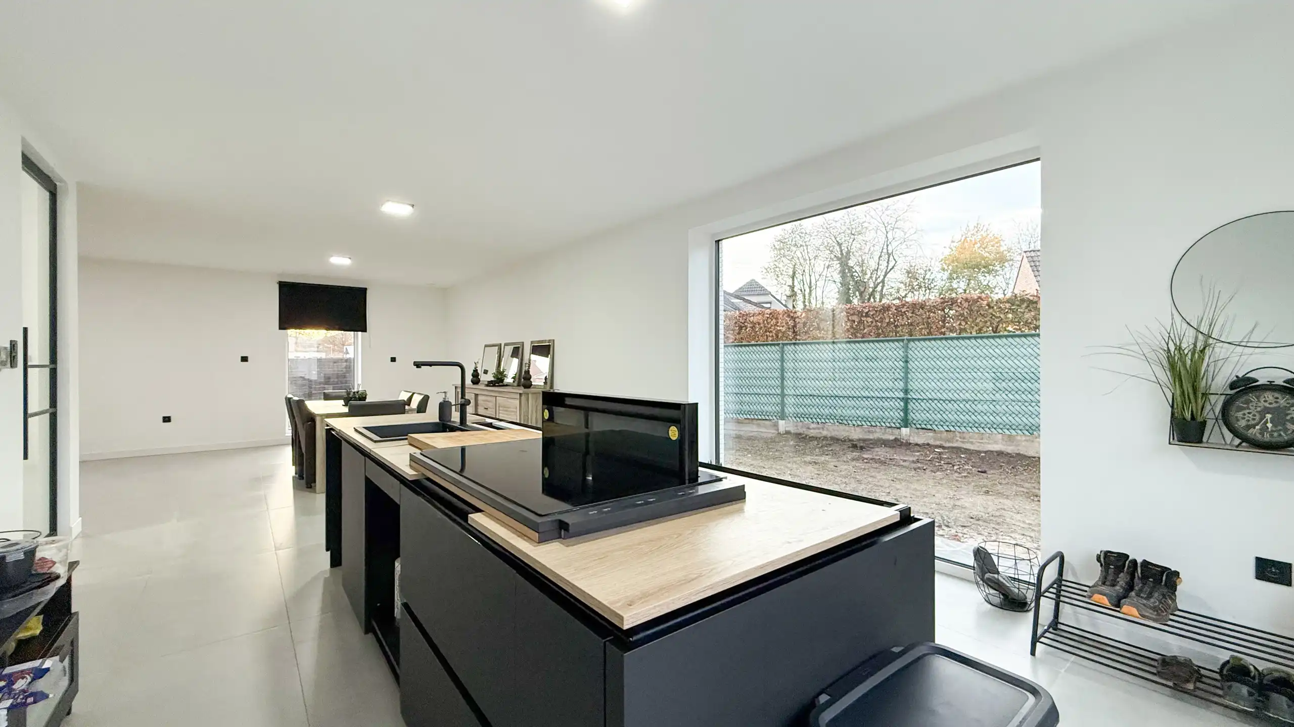 Open nieuwbouwwoning met garage op ruim hoekperceel van 5are foto 13