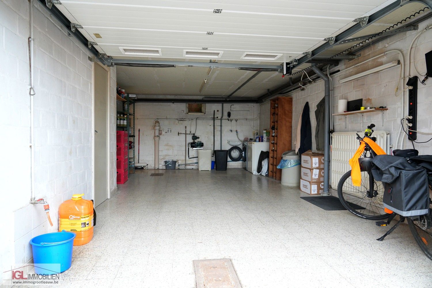 Ruime bungalow met dubbele garage en tuin te koop in Sint-Pieters-Leeuw foto 24