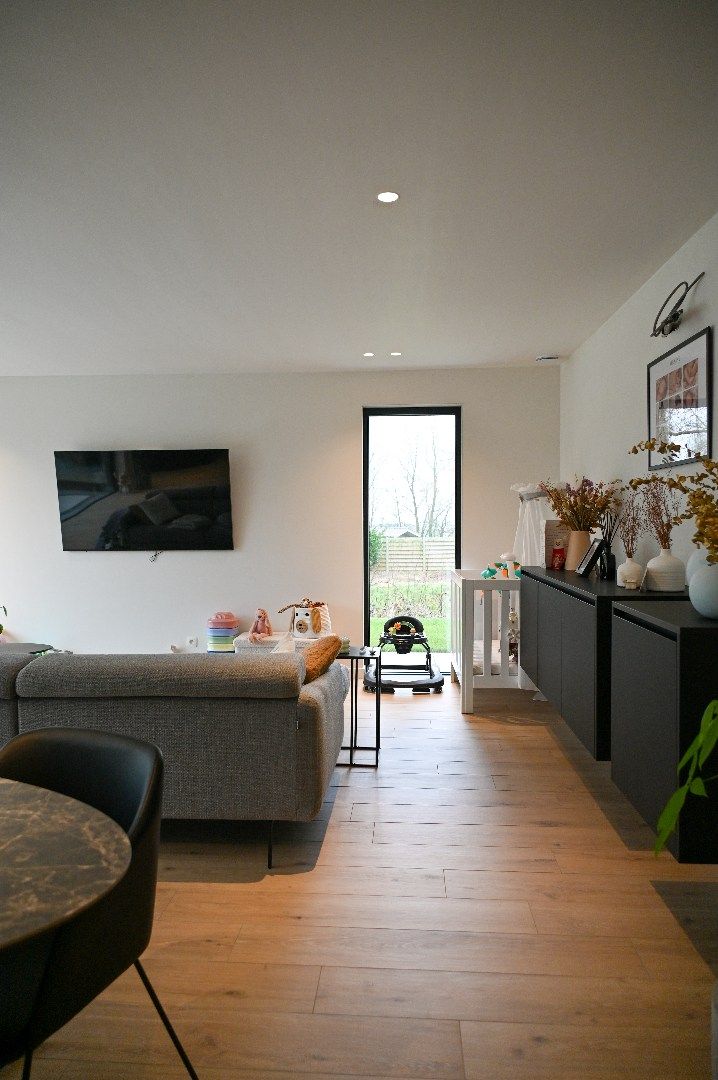 GROTE ALLEENSTAANDE NIEUWBOUWWONING OP 1776M² MET OPRIJLAAN foto 17