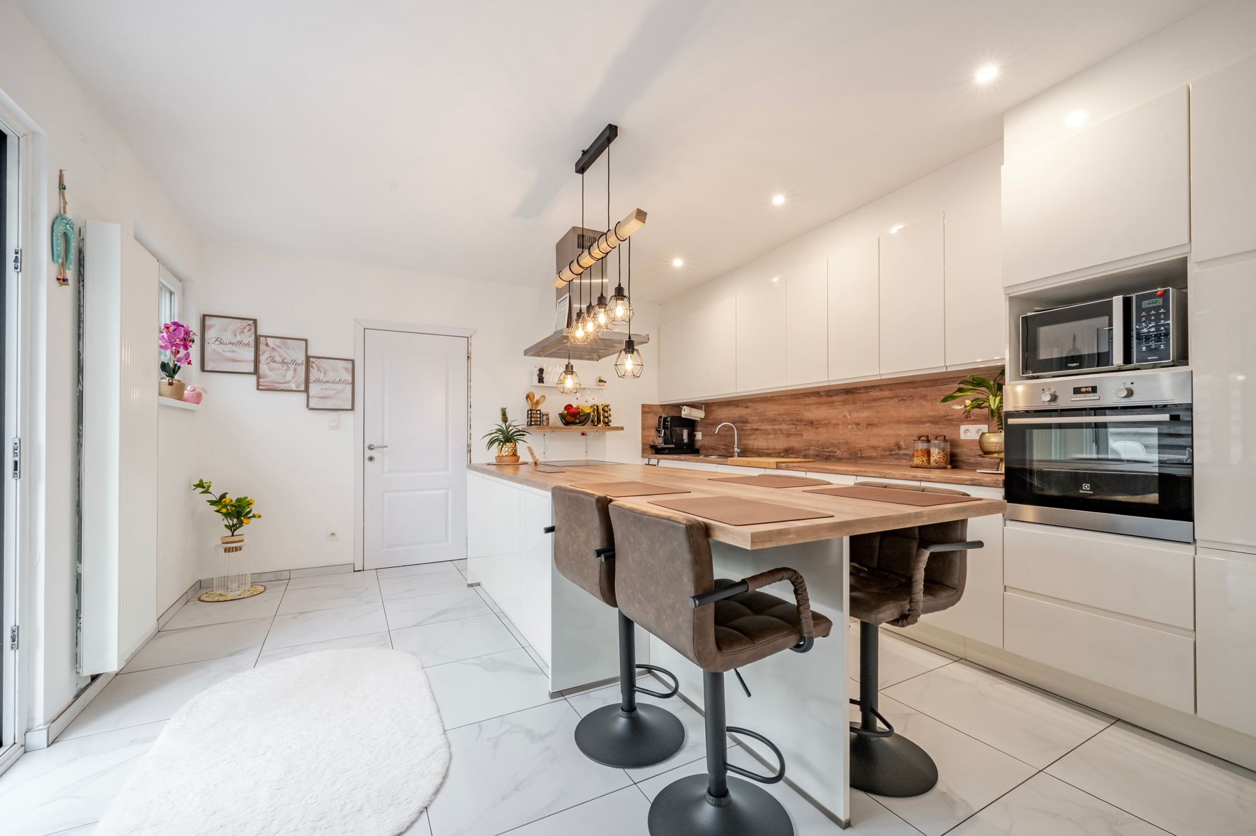 Halfopen woning met 4 slaapkamers en grote tuin in Evergem foto 6