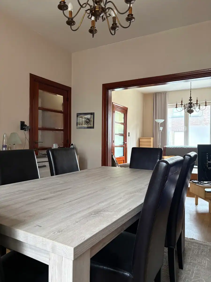 Te renoveren woning in een rustige buurt foto 7