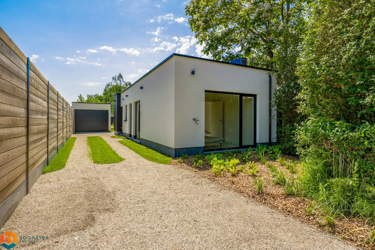 Prachtig vernieuwde bungalow te Schriek foto 27