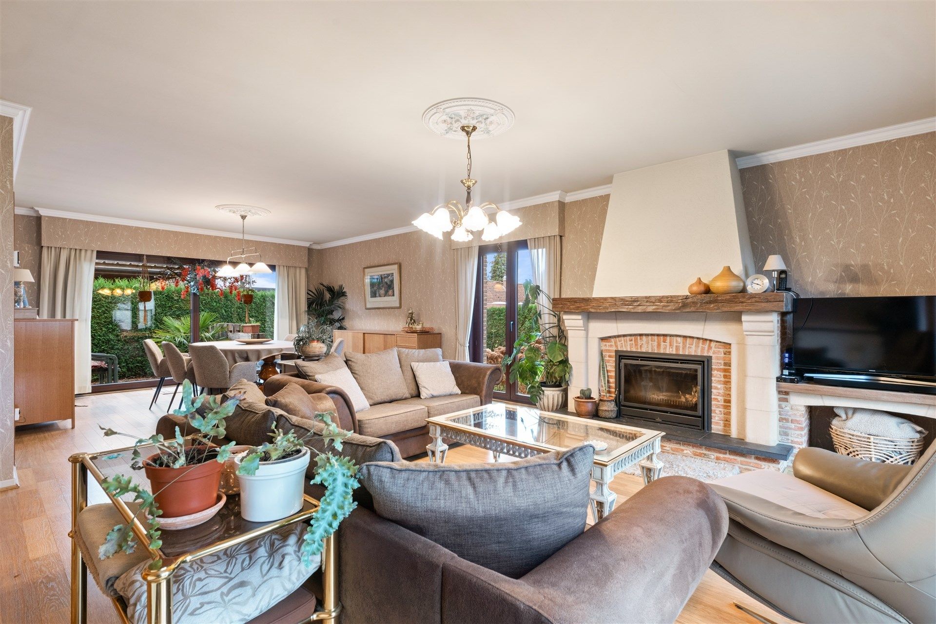 Bungalow op 660m² grond, met 2 slaapkamers.  foto 3