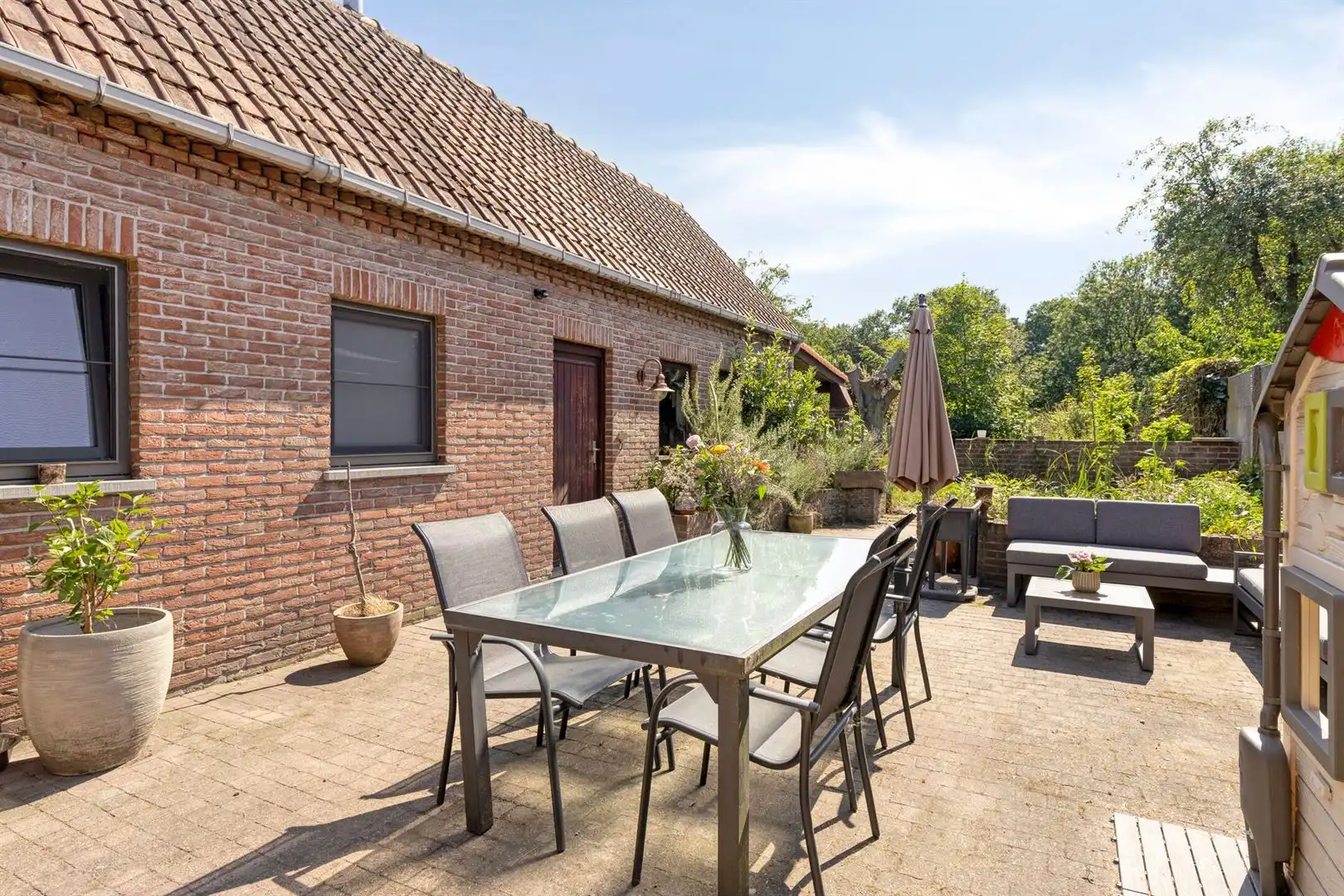 HOB met 3 slaapkamers, veel ruimte en licht, een dieplopende tuin en veel potentieel foto 21