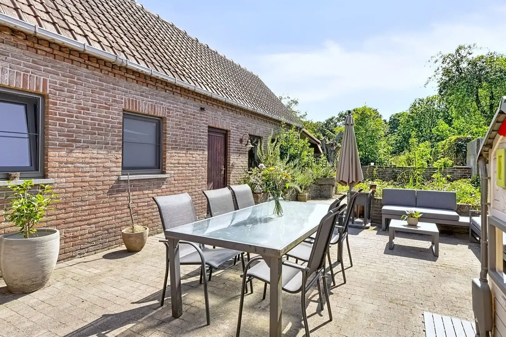HOB met 3 slaapkamers, veel ruimte en licht, een dieplopende tuin en veel potentieel foto 21