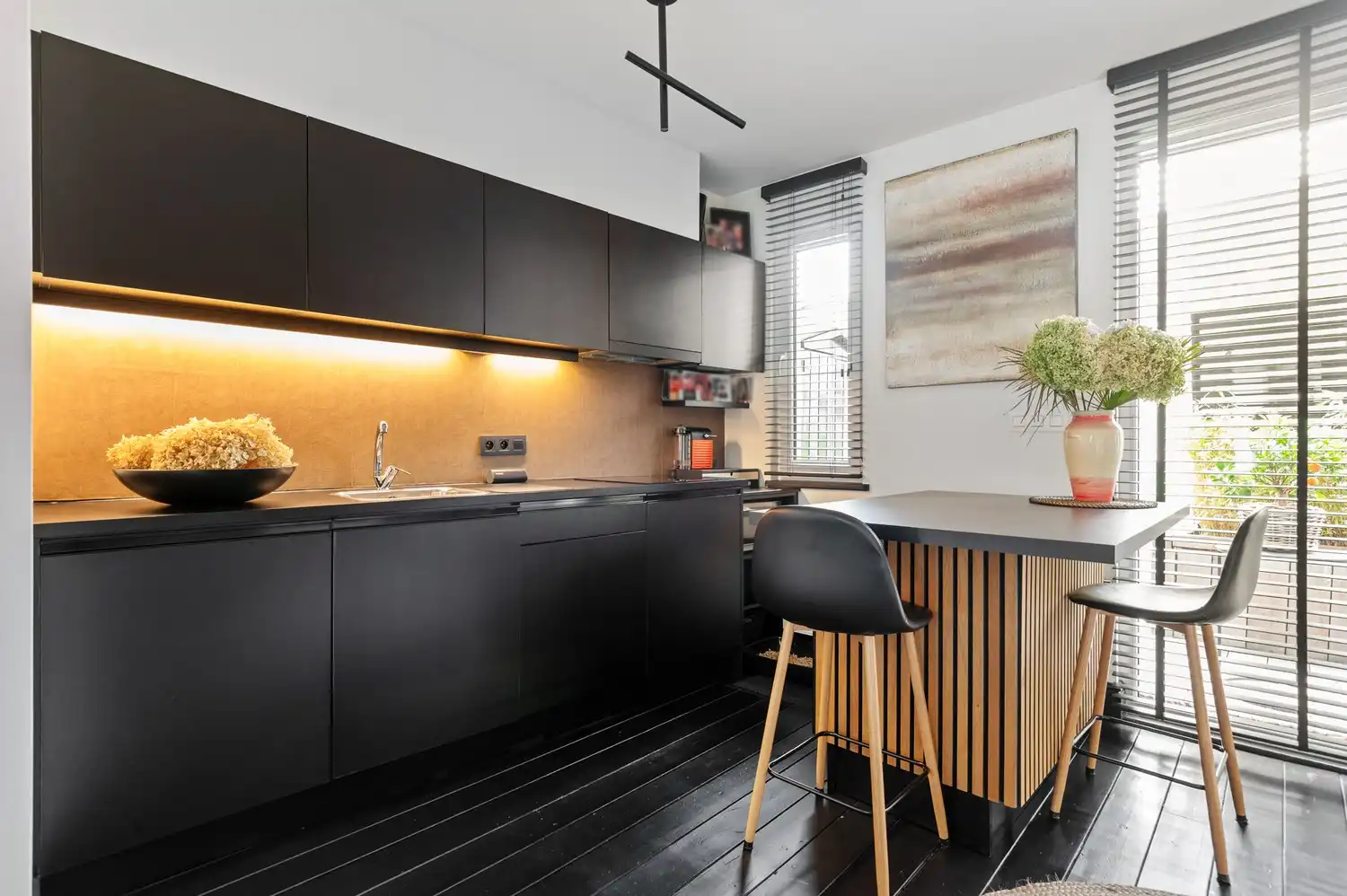 Instapklaar appartement (50 m²) met prachtig 'Ibiza Bohemian' terras nabij Zurenborg foto 11