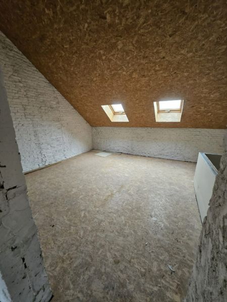 Gerenoveerde woning met garage foto 19
