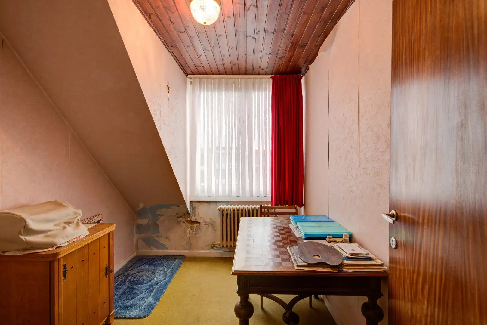 Ruim halfopen woning, 5 slaapkamers en grote tuin foto 20