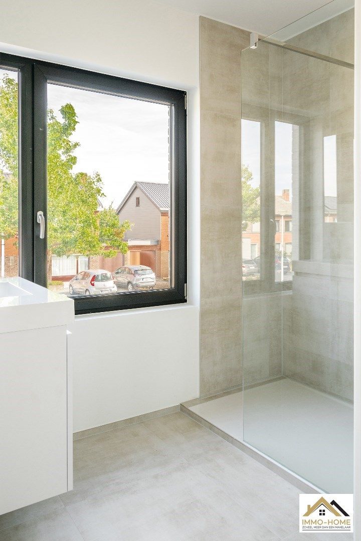 Gerenoveerde woning op TOP ligging in Lochristi foto 20
